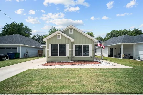 $2,500 | 106 Flowers Street, Waxahachie, TX 75165