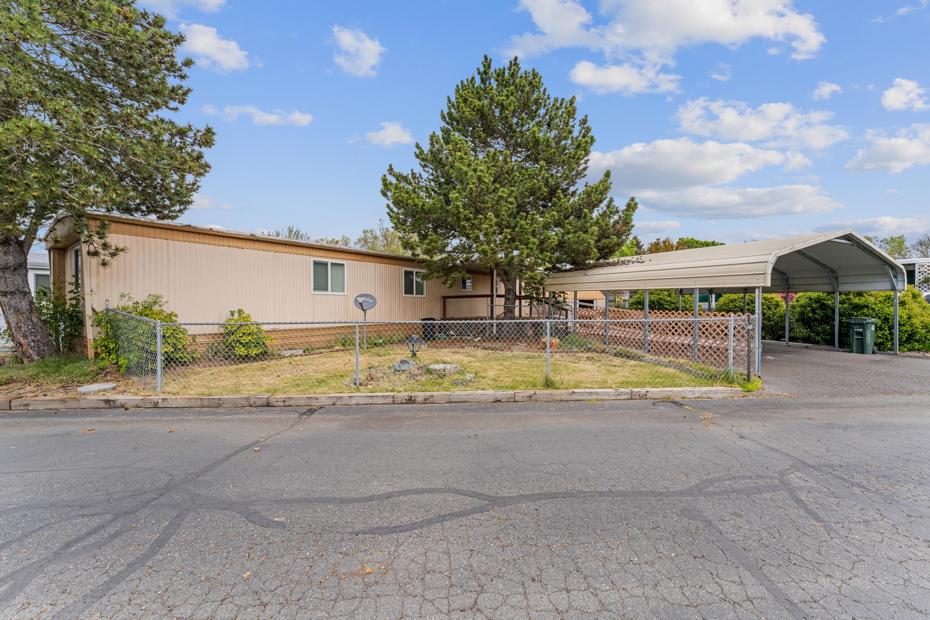 1241 Dowell Road, Unit 64 Grants Pass, OR 97527 - Photo 1 of 15 EXT (1 of 6)