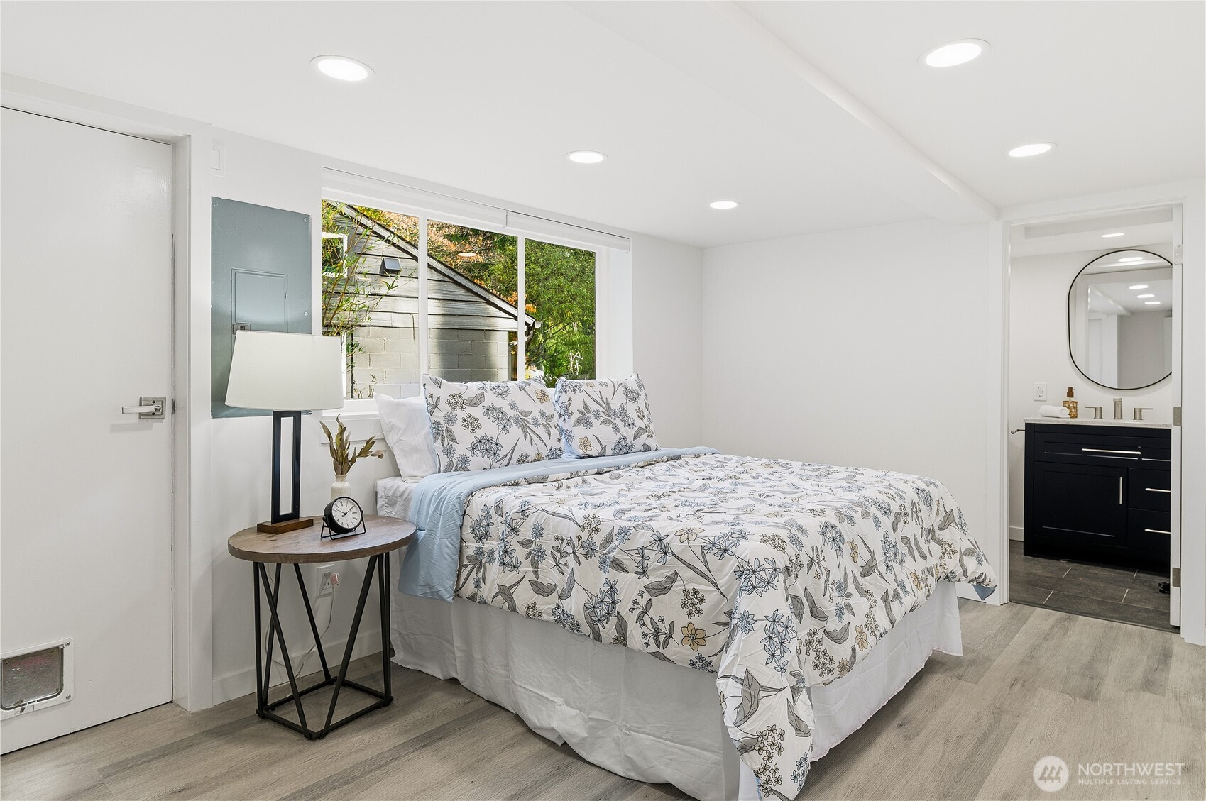 16167 Midvale Avenue North Shoreline, WA 98133 - Photo 14 of 40