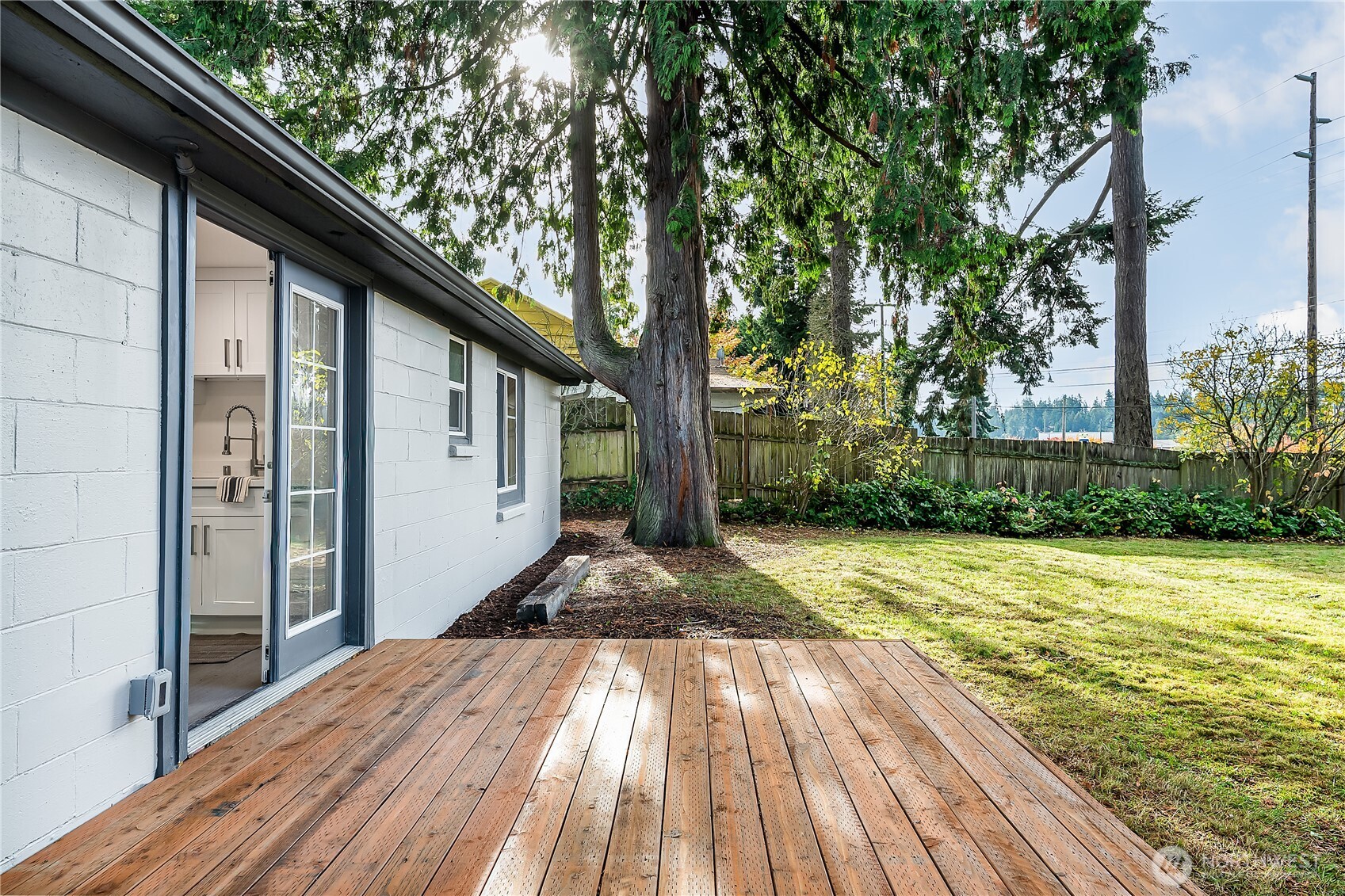 16167 Midvale Avenue North Shoreline, WA 98133 - Photo 19 of 40