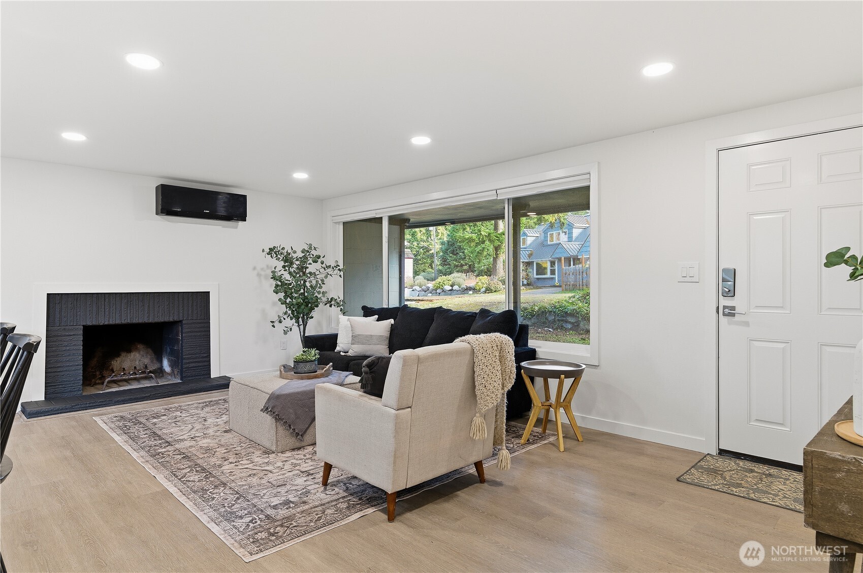 16167 Midvale Avenue North Shoreline, WA 98133 - Photo 3 of 40