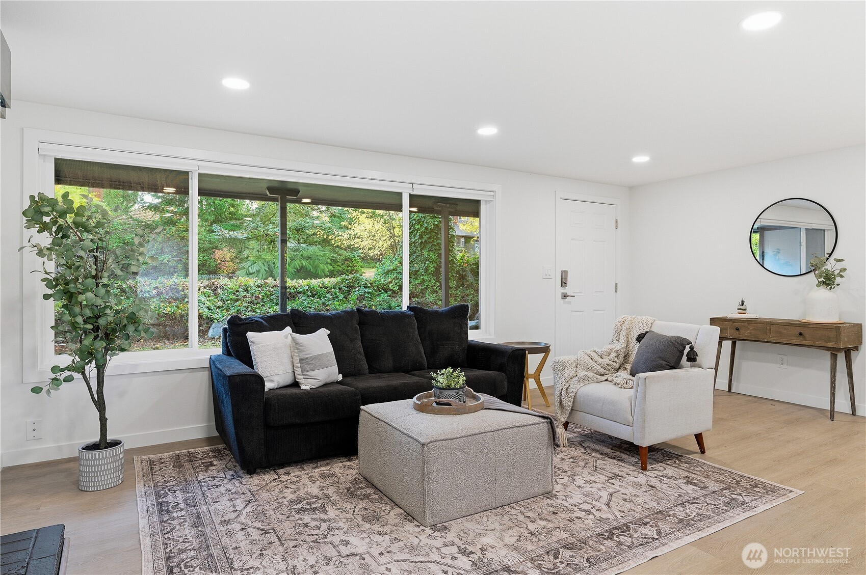 16167 Midvale Avenue North Shoreline, WA 98133 - Photo 5 of 40