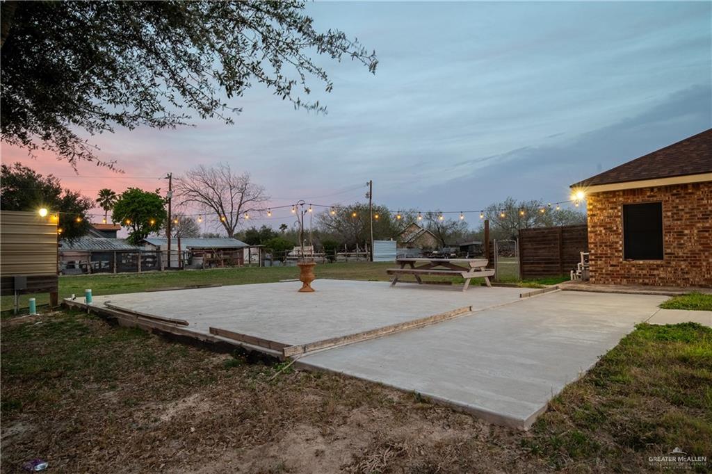 5048 Mile 8 Road Edinburg, TX 78541 - Photo 15 of 33 a view of a backyard