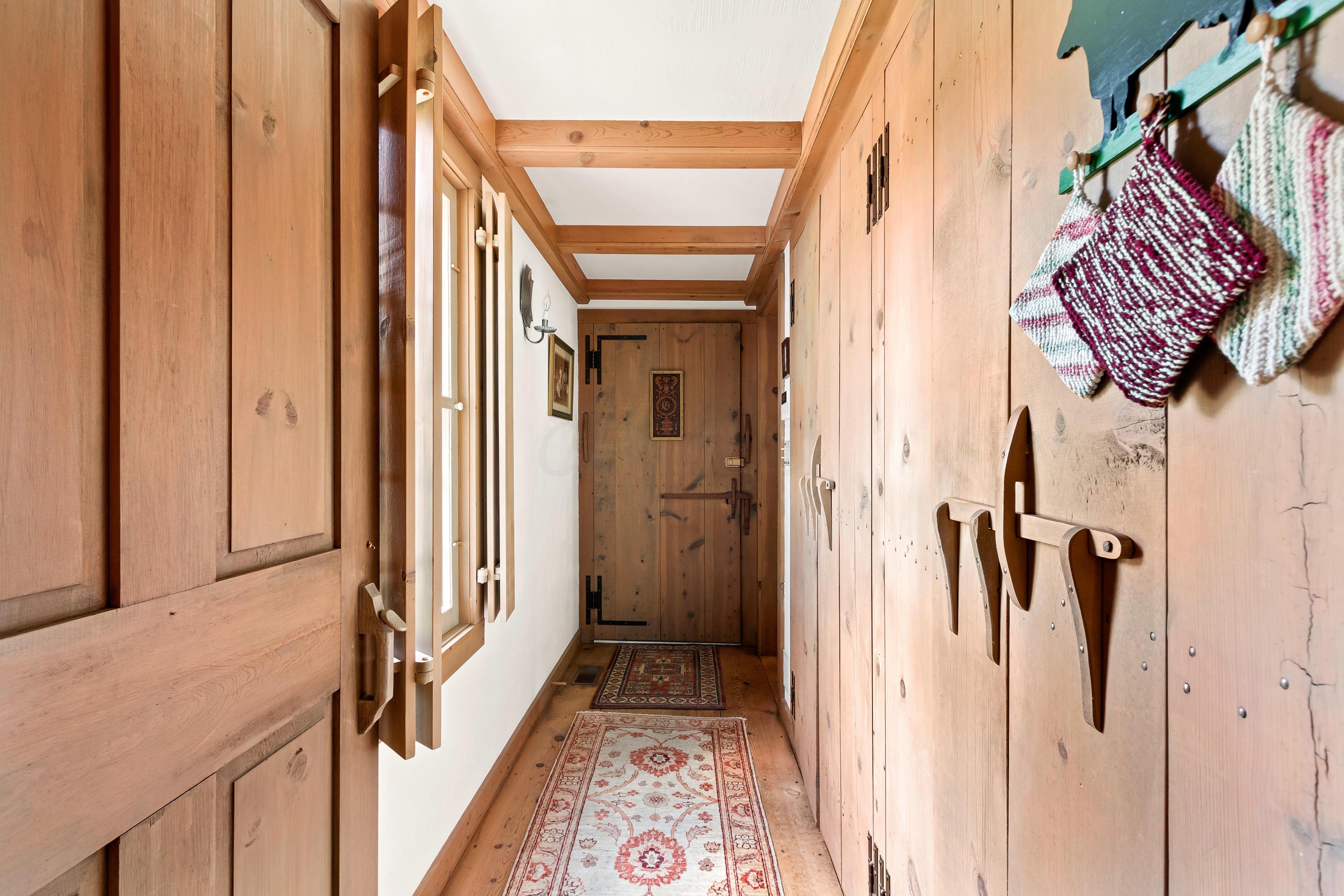 4975 Hayden Run Road Columbus, OH 43221 - Photo 19 of 65 Gallery Image 19