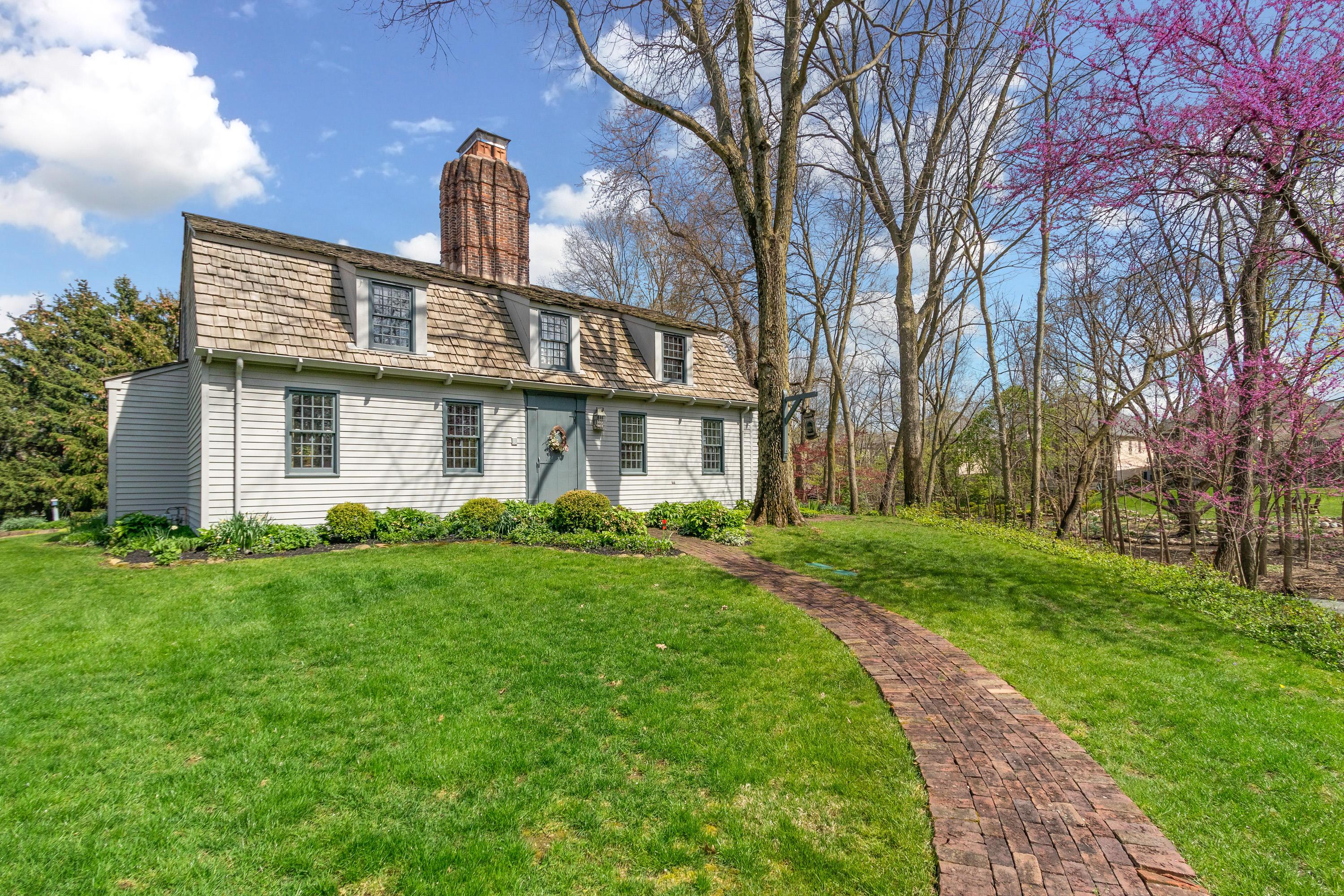 4975 Hayden Run Road Columbus, OH 43221 - Photo 10 of 65 Gallery Image 10