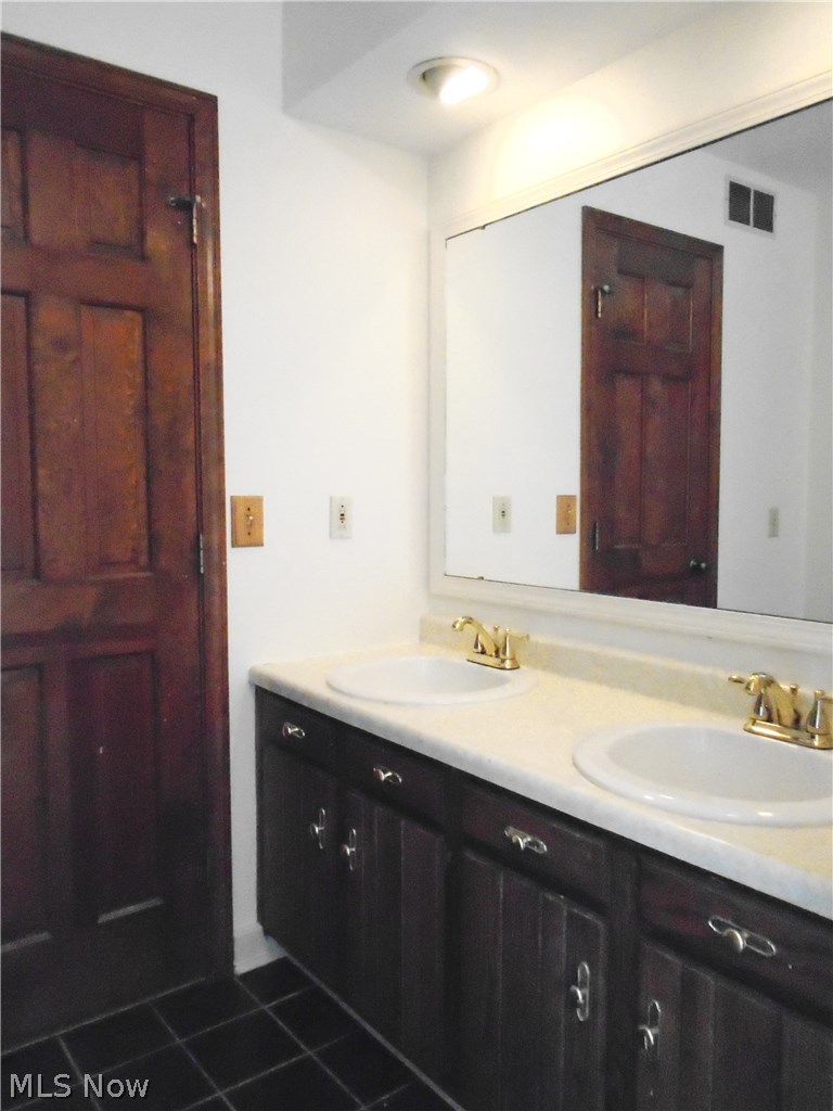 4777 Ridgewood Road Akron, OH 44321 - Photo 20 of 31