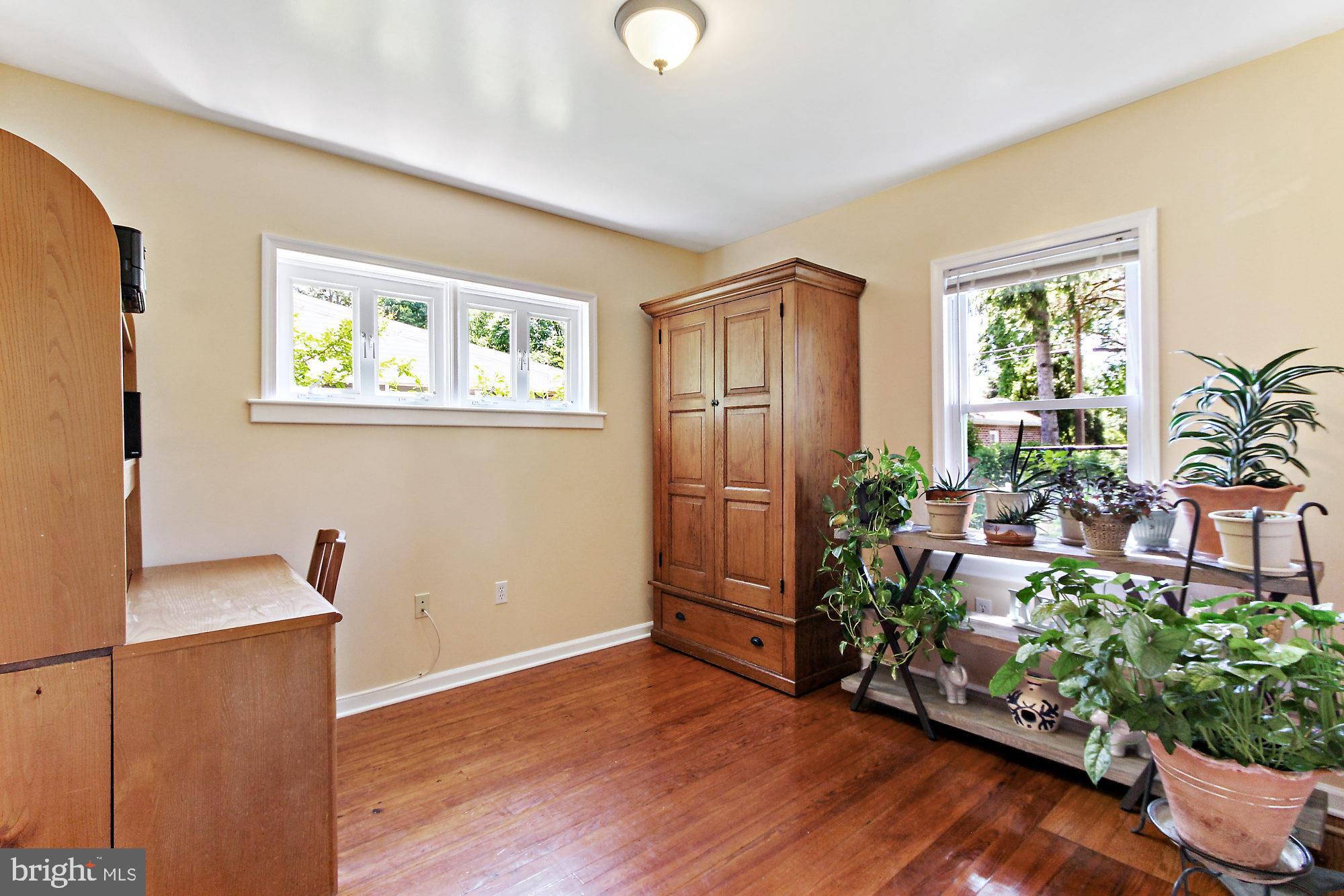 208 Pinehurst Road York, PA 17402 - Photo 11 of 27 Gallery Image 11