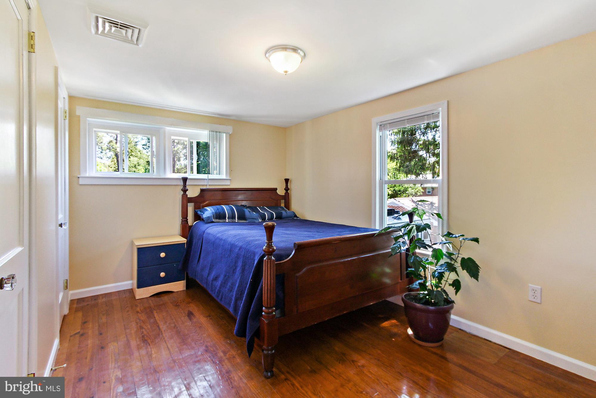 208 Pinehurst Road York, PA 17402 - Photo 13 of 27 Gallery Image 13