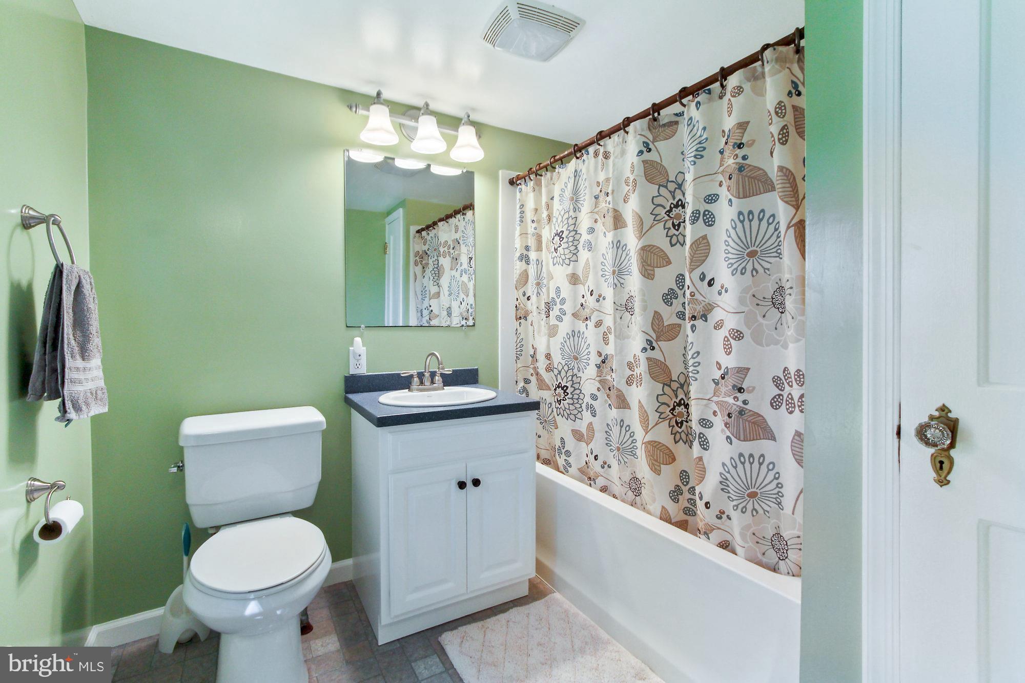 208 Pinehurst Road York, PA 17402 - Photo 20 of 27 Gallery Image 20