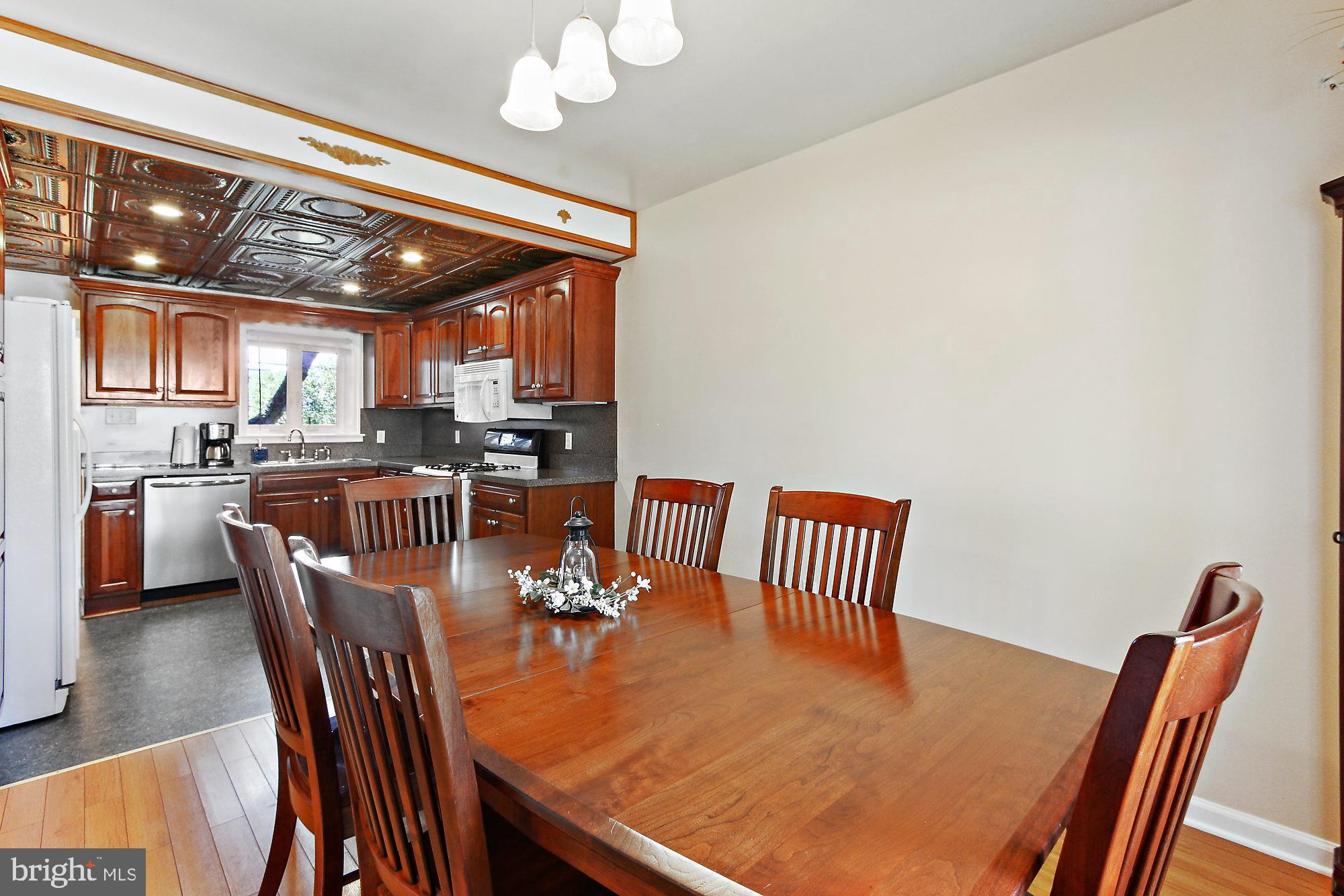 208 Pinehurst Road York, PA 17402 - Photo 6 of 27 Gallery Image 6