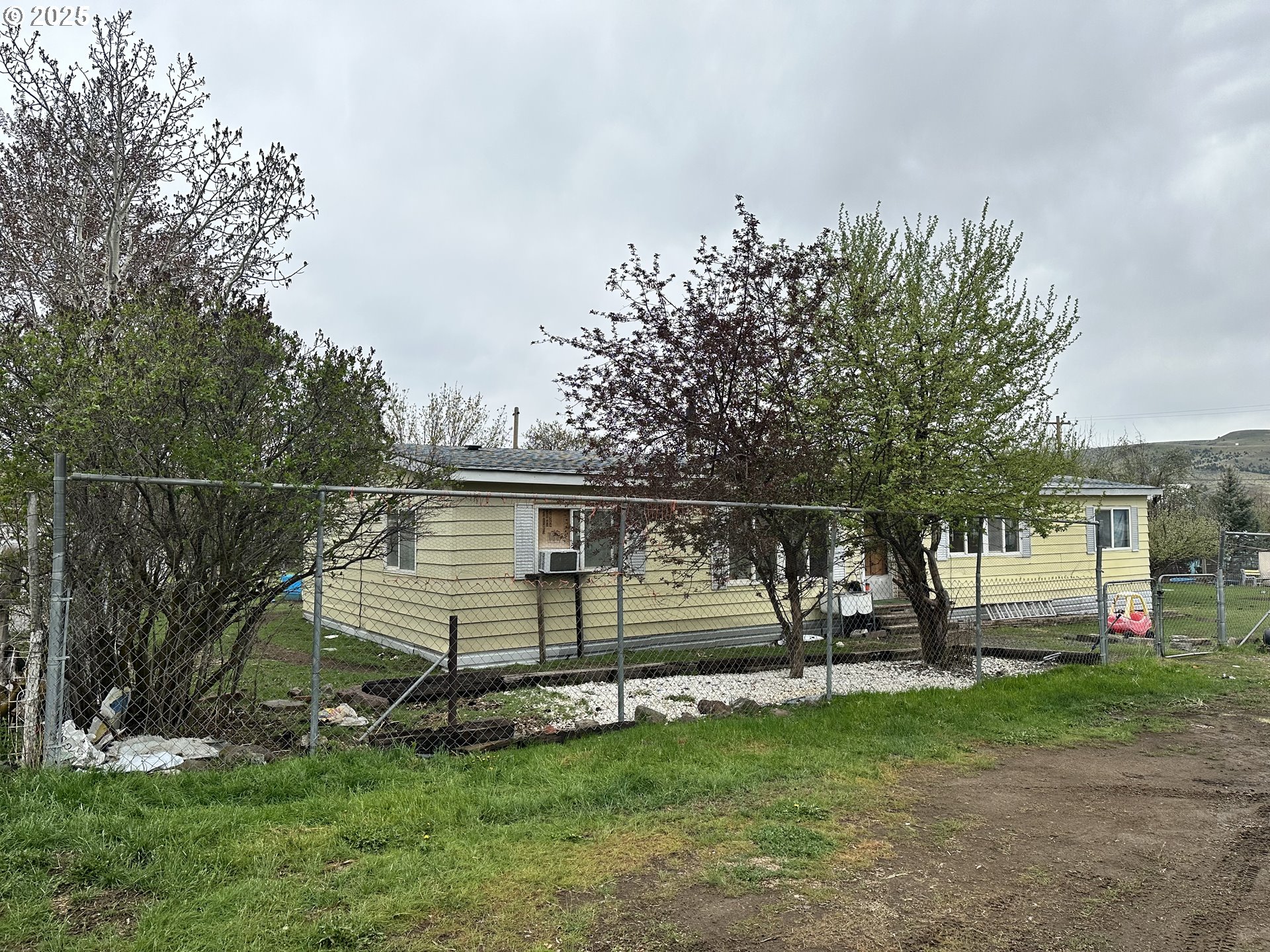 1015 C Street Fossil, OR 97830 - Photo 12 of 33 a view of park