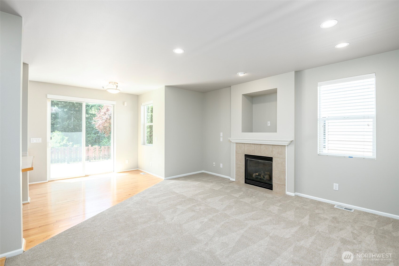 28011 Maple Ridge Way Southeast Maple Valley, WA 98038 - Photo 14 of 39