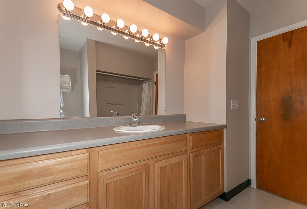 569 Bishop Road Cleveland, OH 44143 - Photo 17 of 26