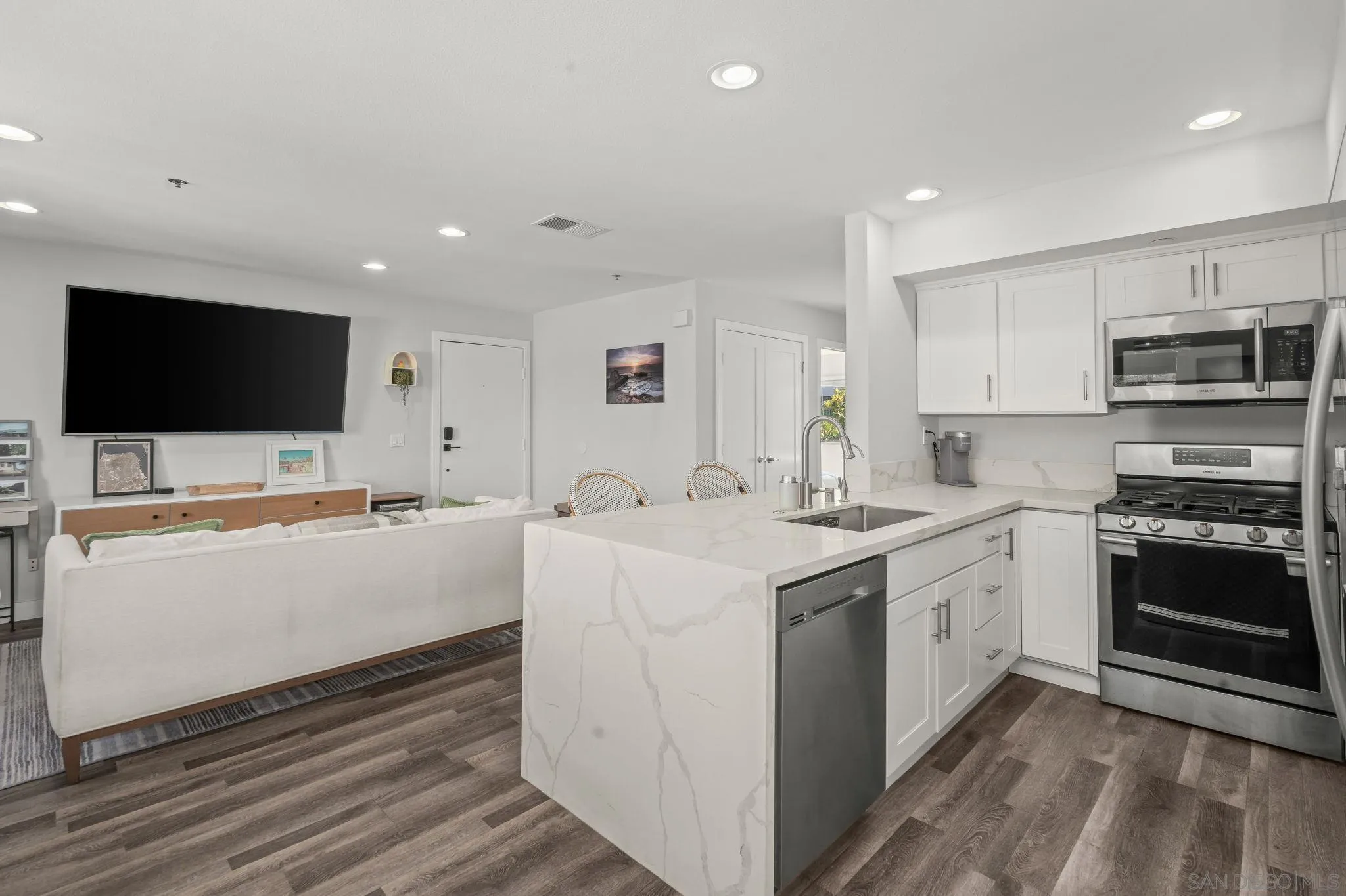 103 Mangano Circle Encinitas, CA 92024 - Photo 8 of 24