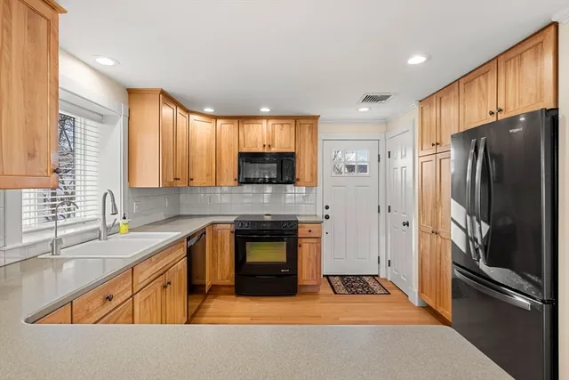 $7,950 | 30 R Harbor Street, Danvers, MA 01923