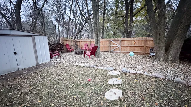 a view of an outdoor space in the patio