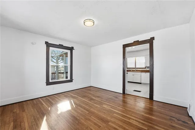 $295,000 | 215 West Walnut Street, Belton, MO 64012