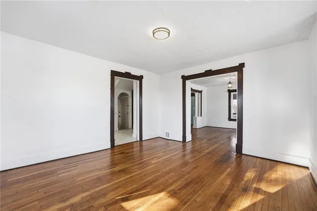 $295,000 | 215 West Walnut Street, Belton, MO 64012