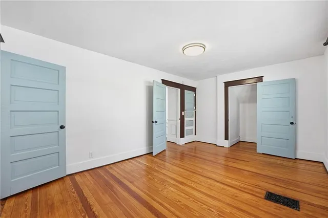 $295,000 | 215 West Walnut Street, Belton, MO 64012