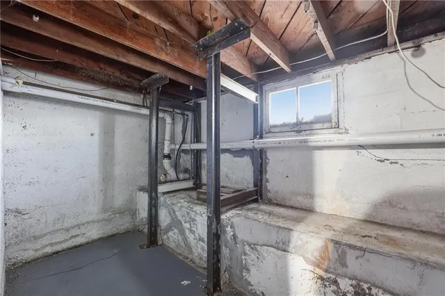 $295,000 | 215 West Walnut Street, Belton, MO 64012