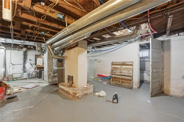 $295,000 | 215 West Walnut Street, Belton, MO 64012