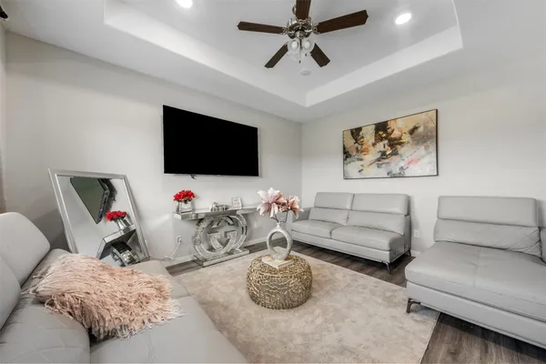 $2,000 | 397 Road 5102, Unit L, Cleveland, TX 77327