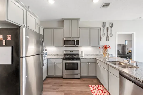 $2,000 | 397 Road 5102, Unit L, Cleveland, TX 77327