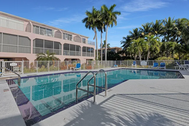 $589,000 | 117 Coco Plum Drive, Unit D 1, Marathon, FL 33050