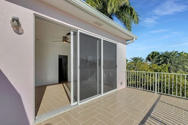 $589,000 | 117 Coco Plum Drive, Unit D 1, Marathon, FL 33050