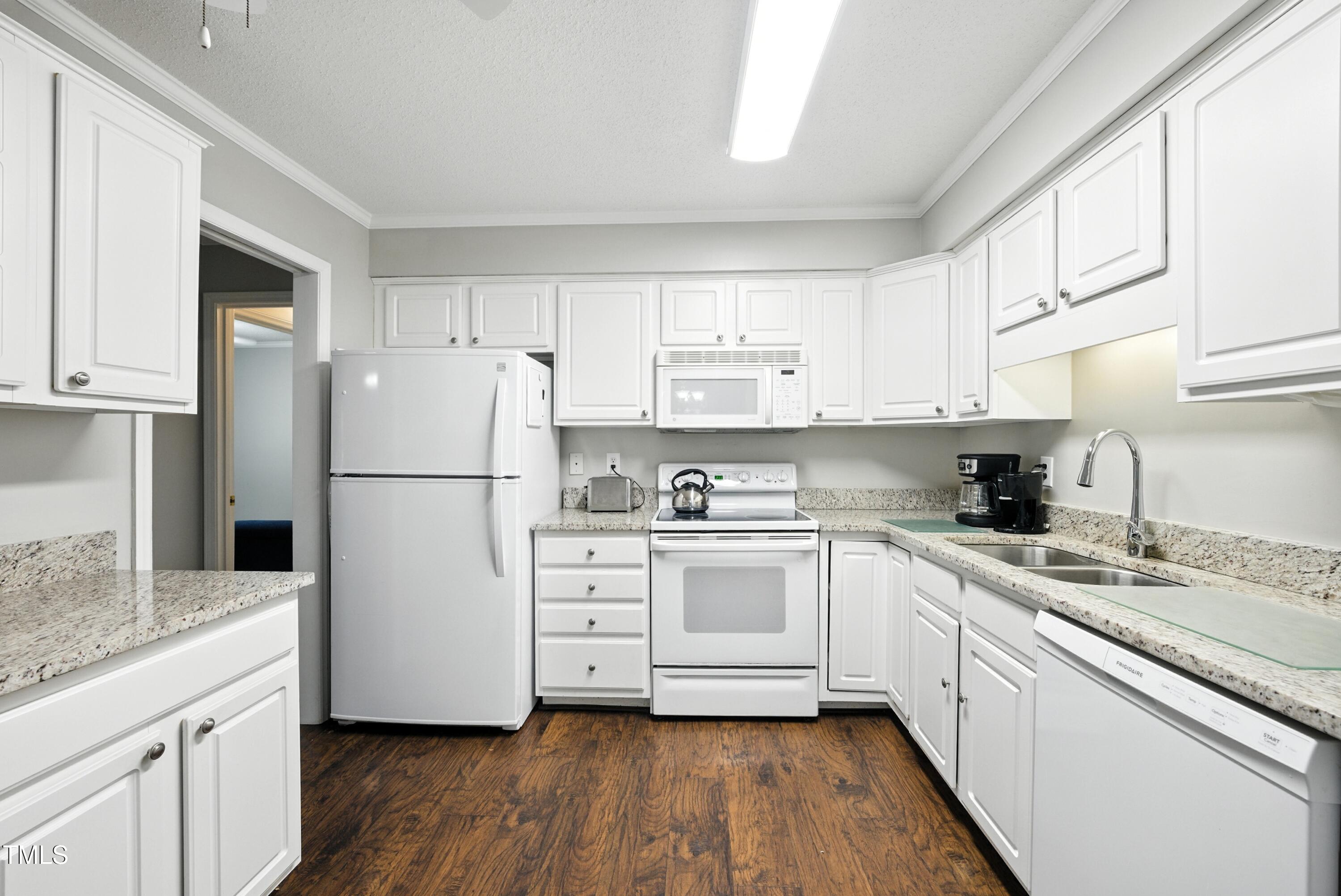 5539 Hamstead Crossing Raleigh, NC 27612 - Photo 6 of 15 DSC02337