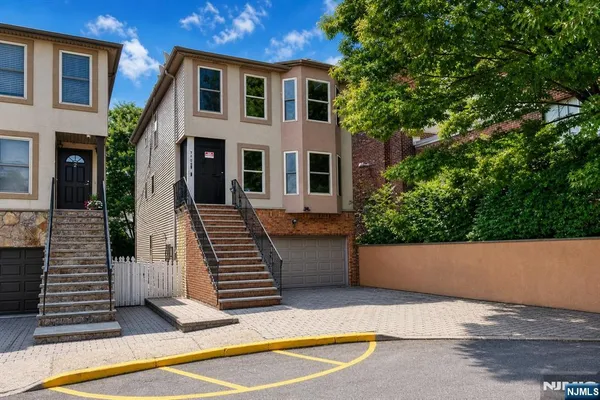 $2,500 | 7106 5th Avenue, Unit 2, North Bergen, NJ 07047