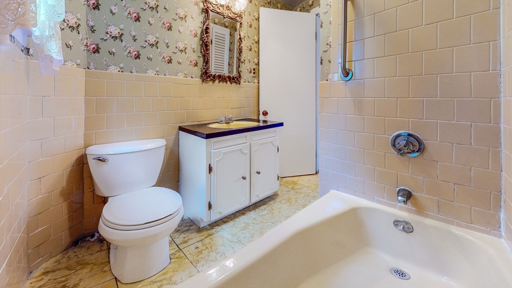 21 Grover Street Walpole, MA 02081 - Photo 9 of 15