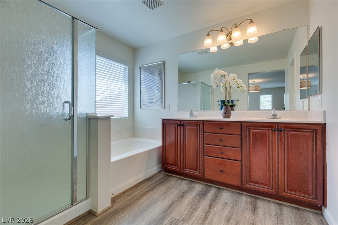 304 Windsor Ridge Avenue Las Vegas, NV 89183 - Photo 26 of 38 Master bathroom