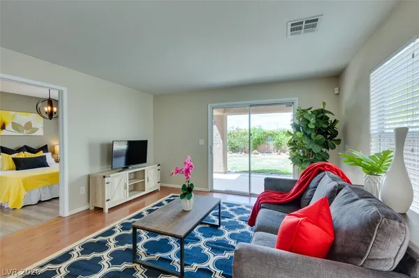 $2,395 | 304 Windsor Ridge Avenue, Las Vegas, NV 89183