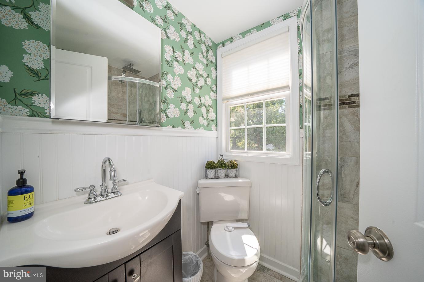 110 Homestead Road Wayne, PA 19087 - Photo 13 of 41 First Floor Full Bath