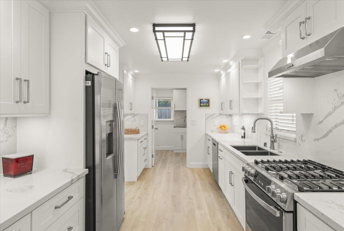 272 Clay Street Monterey, CA 93940 - Photo 14 of 43