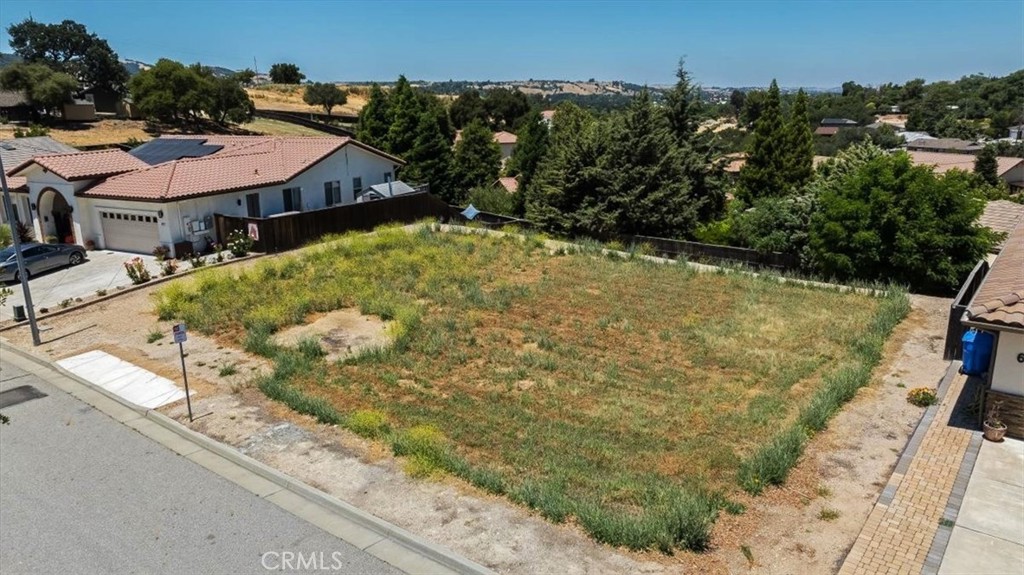 679 Red Cloud Road Paso Robles, CA 93446 - Photo 3 of 4 Gallery Image 3
