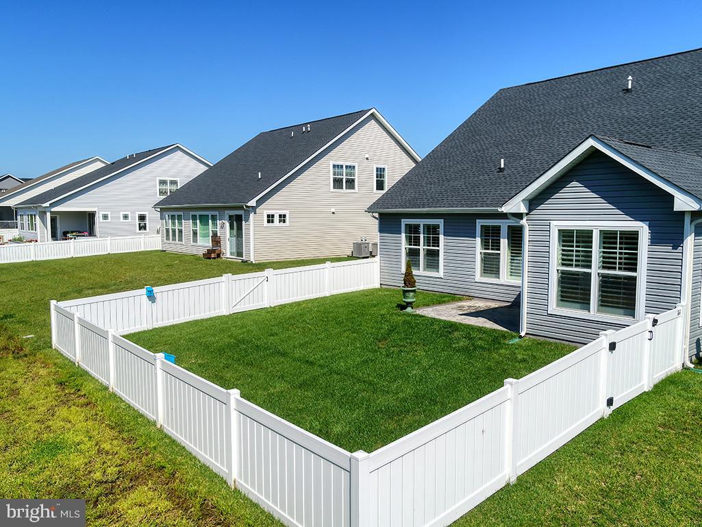 29298 Baker Island Road Lewes, DE 19958 - Photo 4 of 95 Rear yard