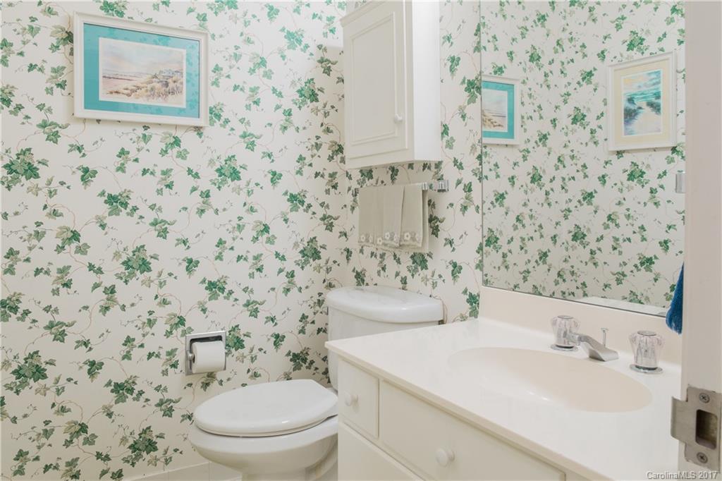 934 Cherokee Road, Unit E3 Charlotte, NC 28207 - Photo 14 of 24 Gallery Image 14