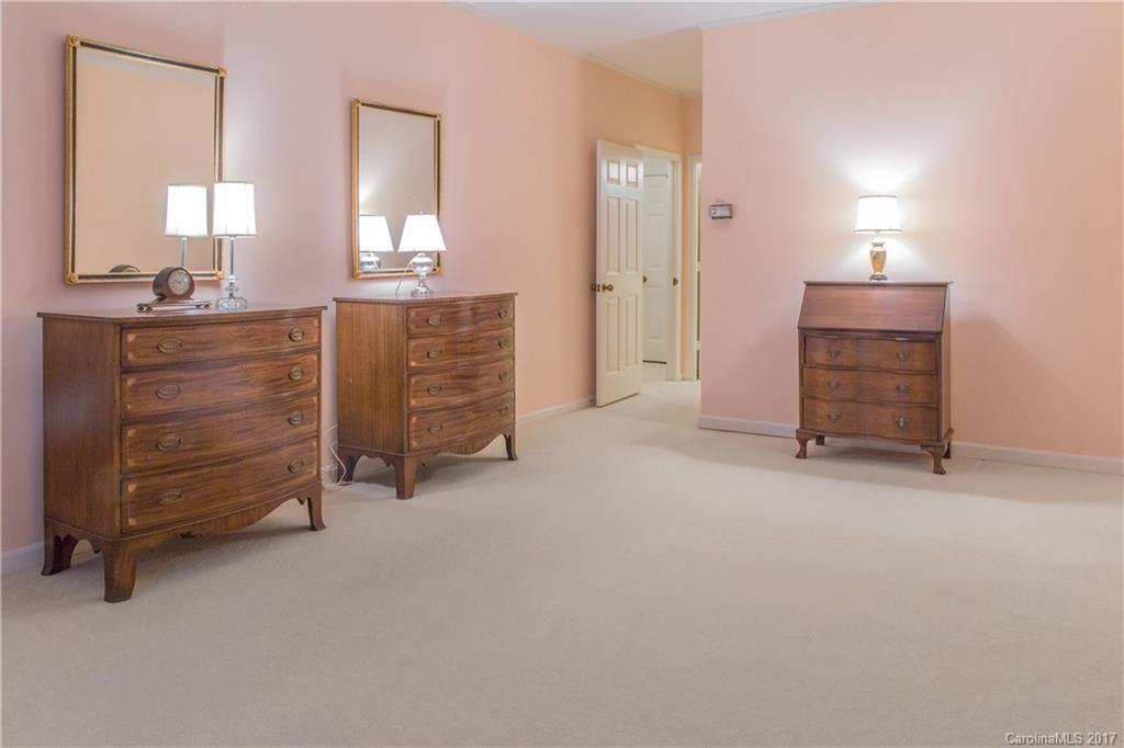 934 Cherokee Road, Unit E3 Charlotte, NC 28207 - Photo 23 of 24 Gallery Image 23
