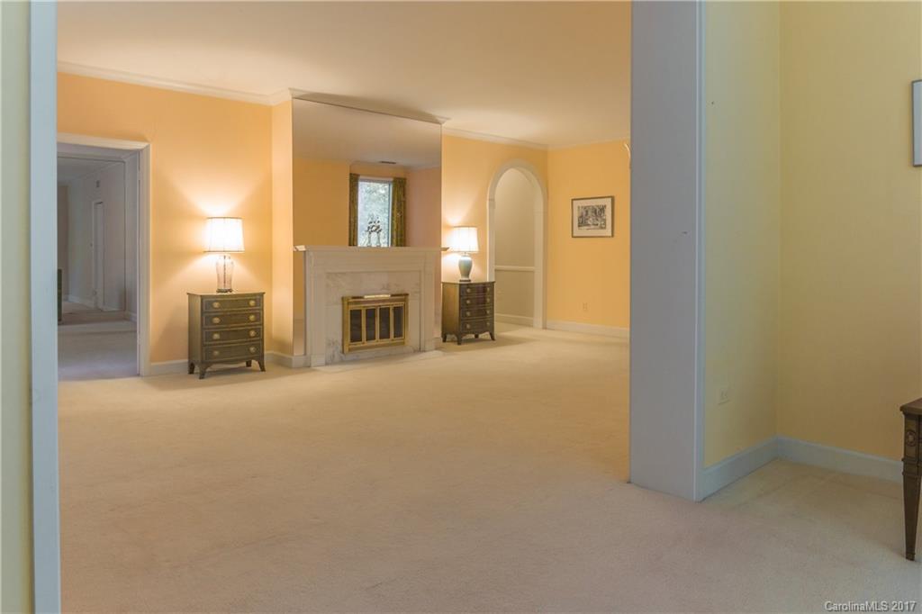 934 Cherokee Road, Unit E3 Charlotte, NC 28207 - Photo 6 of 24 Gallery Image 6