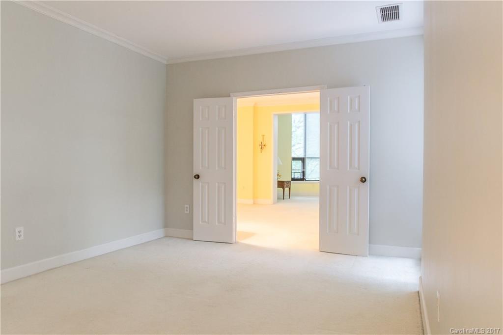 934 Cherokee Road, Unit E3 Charlotte, NC 28207 - Photo 9 of 24 Gallery Image 9