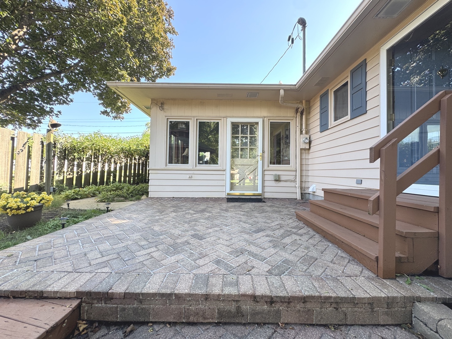 13 Erin Lane Kankakee, IL 60901 - Photo 20 of 34 a front view of a house with garden