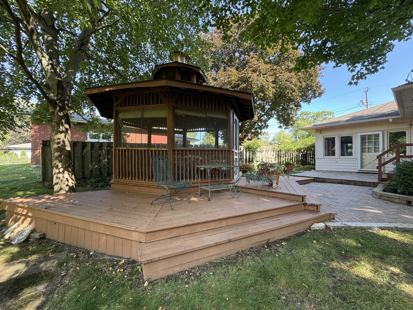 13 Erin Lane Kankakee, IL 60901 - Photo 23 of 34 a front view of a house with garden