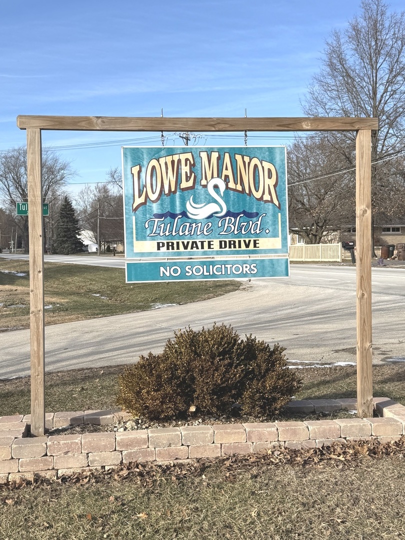 13 Erin Lane Kankakee, IL 60901 - Photo 34 of 34 a sign on the side of a building