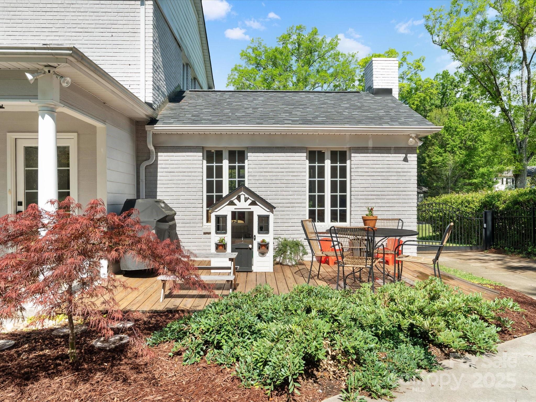 1927 South Wendover Road Charlotte, NC 28211 - Photo 23 of 36 a view of outdoor space yard and patio