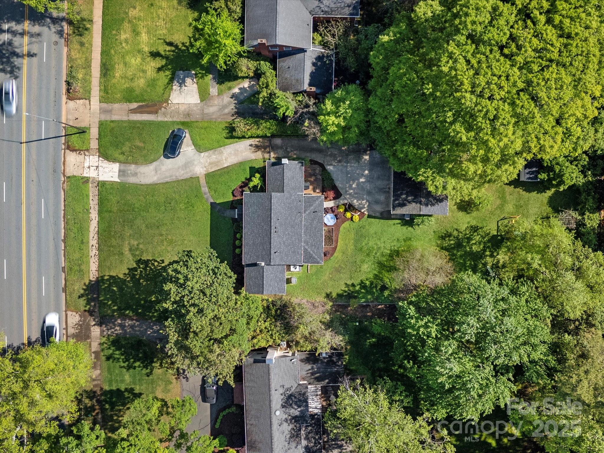 1927 South Wendover Road Charlotte, NC 28211 - Photo 31 of 36 an aerial view of a house with a garden
