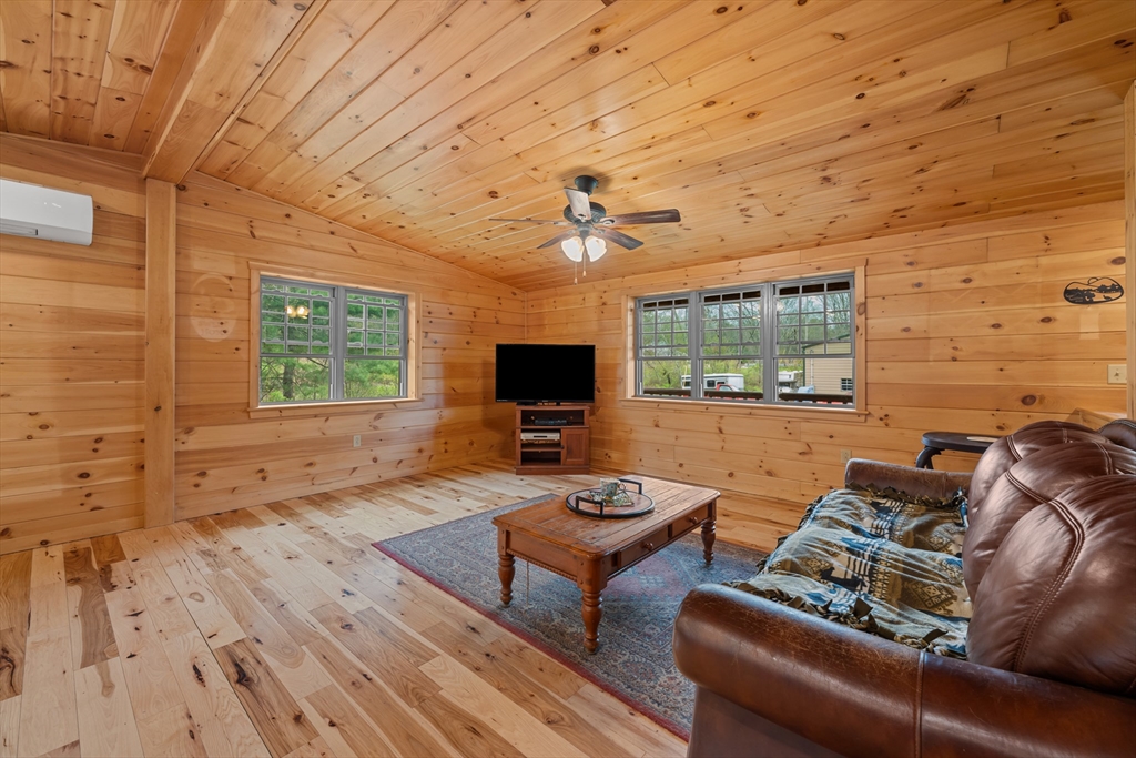 22 Carpenter Road Dudley, MA 01571 - Photo 7 of 32