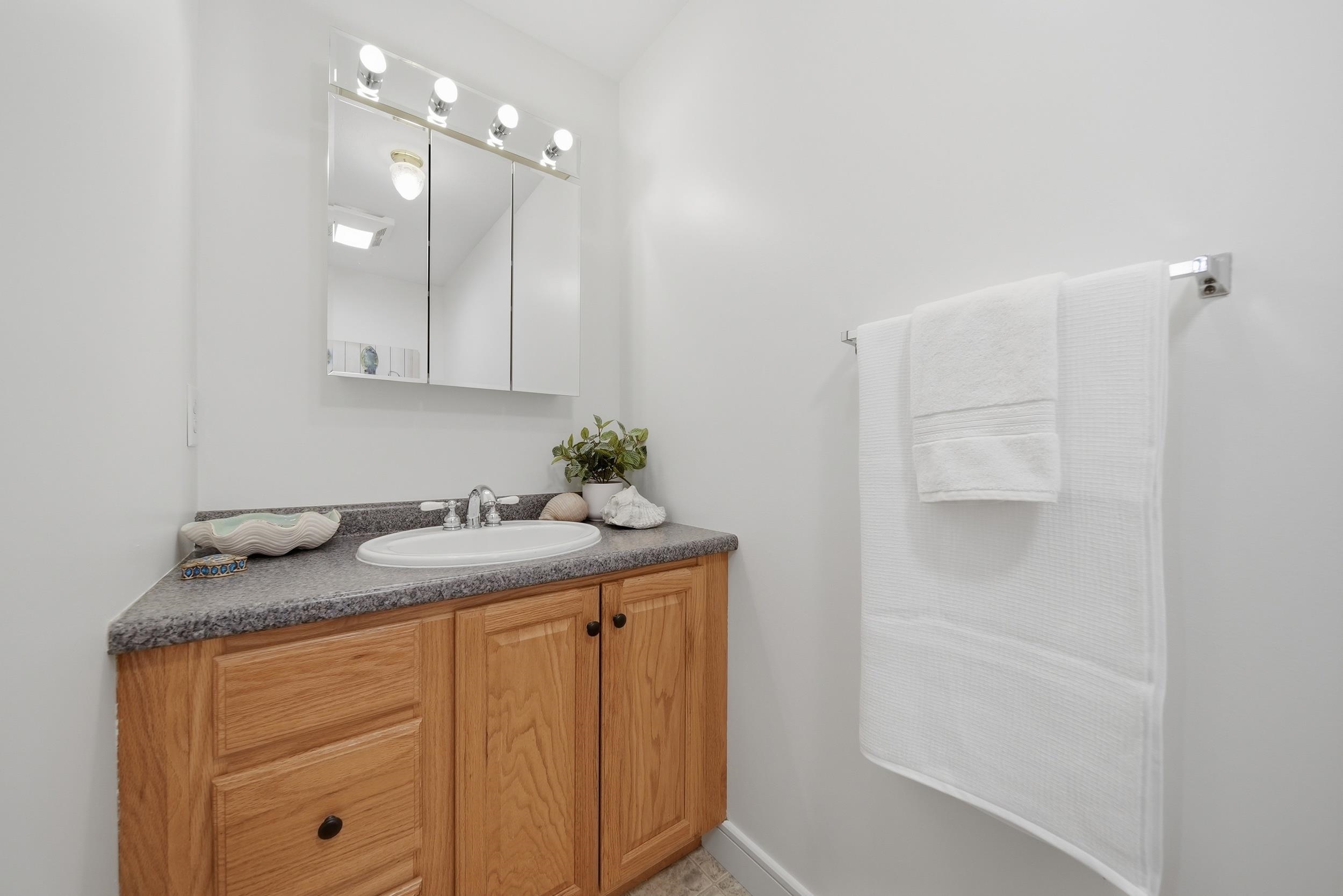 7 Old Lantern Road Hillsborough, NH 03244 - Photo 27 of 39 Gallery Image 27