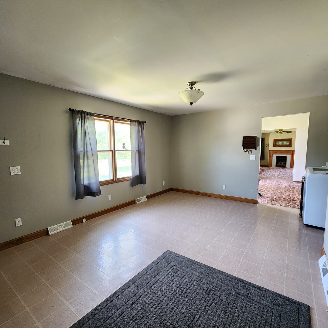1932 North 2653rd Road Ottawa, IL 61350 - Photo 7 of 18